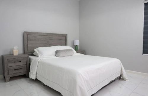 3 Bedroom located at 1200 Country Club - Foto 5