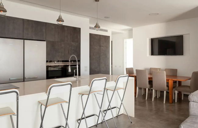 Luxury Penthouse on High Floor with Hot Tub - Foto 30