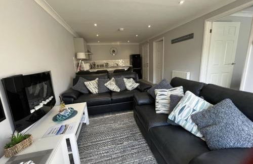 2 Bed Villa Sleeps 4 - Wifi, Garden, Sea Views - Foto 48