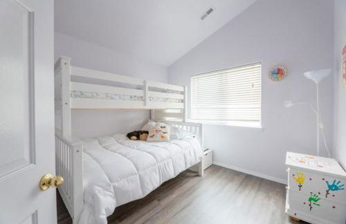 Modern Three Bedrooms Entire House Nike - Foto 24