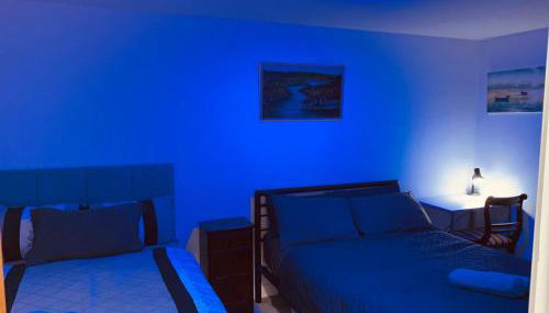 Bloom Court -Sleeps 6-Free Parking with Workspace & High-Speed WiFi - Foto 5