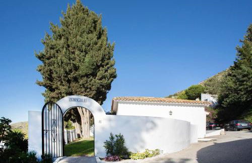 Beautiful house with garden & views in Mijas - Photo 15