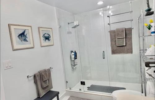 Classy 2BD 2BTH at Midblock with FREE PARKING - Foto 7