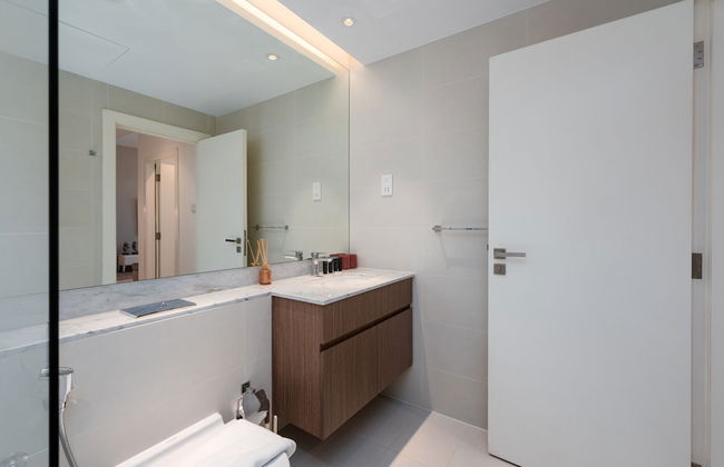 Contemporary La Mer 1BR w Beach Access - Photo 19