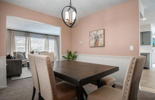 Central Family Oasis with Hot Tub & Fenced Yard - Foto 12