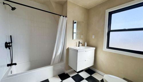 Recently Renovated 1924 DUTCH in Royal Oak - Foto 3