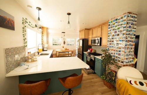 Reno's Biggest Little House - Cozy Home Theatre - Foto 18