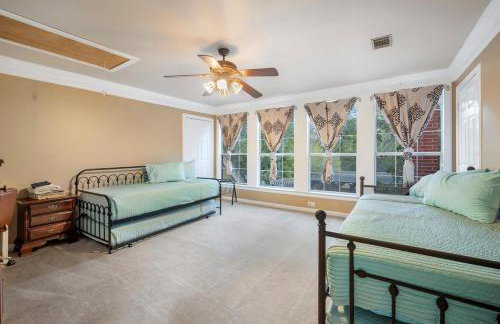 Waterfront & Pet-friendly 3-Acre Home with fire-pit - Photo 31