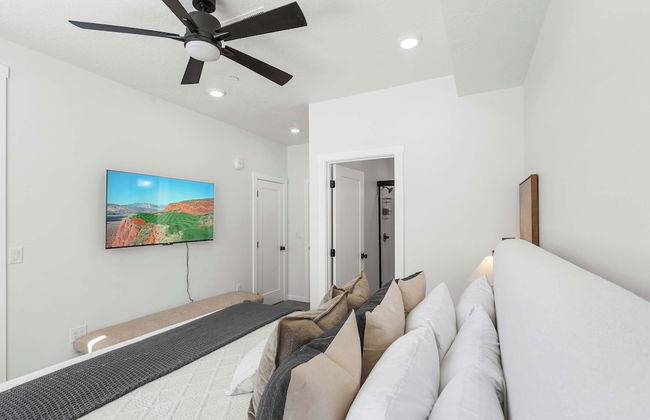 Brand New! Desert Cliff Sleeps 20 Guests! - Foto 7