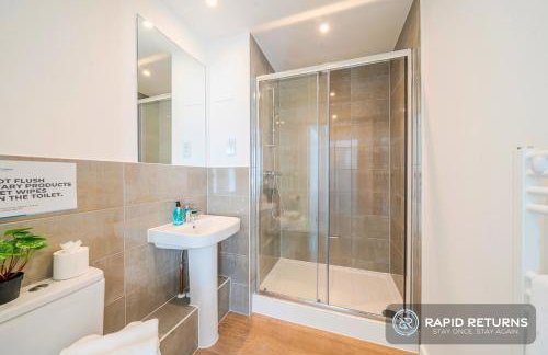 BRAND NEW! Modern & Spacious Serviced Apartments With FREE Parking & Gym by Rapid Returns - Professional Host - Foto 67