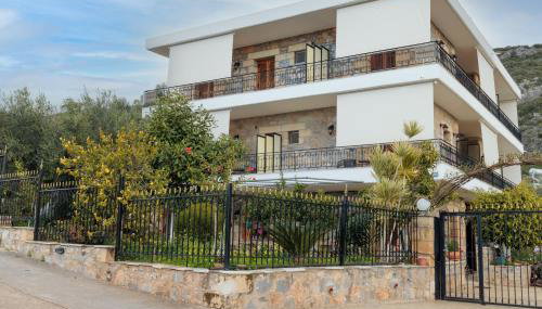 Paradeisos - Photo 1