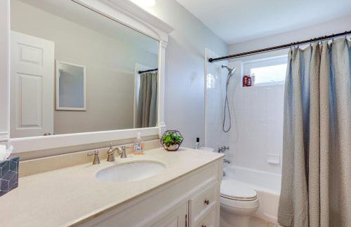 Fenced Yard, 4 Mi to Stuart Beach Family Retreat! - Foto 17