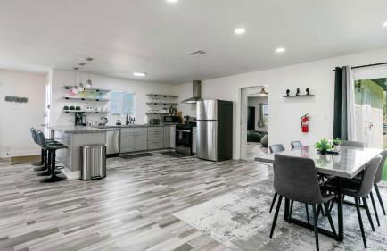 Desert Villa - EV, Hot Tub, Grill, Bar, Games, RV Parking in Twentynine Palms Downtown - Foto 14