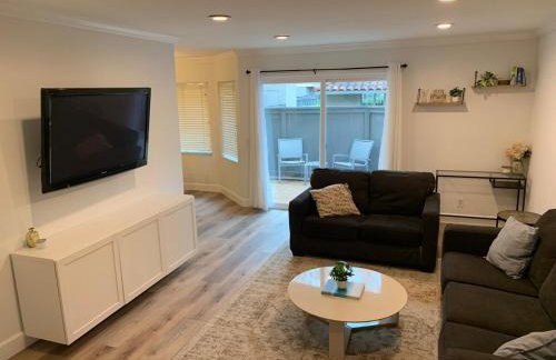 Beautifully Remodeled 2BR Prime Irvine Location - Photo 15