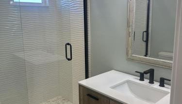 Top Deck Ocean View - 2 Br Ocean Views & Hot Tub - Foto 3, Shower