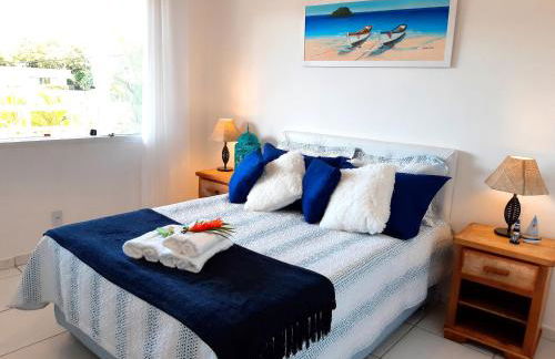 Espetacular Casa 3 SUÍTES cozinha varanda vista a passos da praia - Foto 2