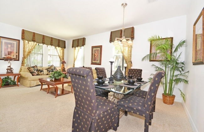 Pine Forest Chateau 5 Bedroom Home by RedAwning - Photo 31