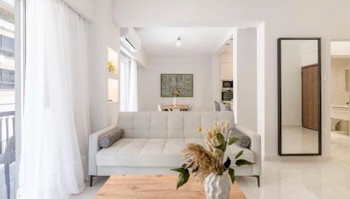 Warm Athenian 2BR Apartment by Acropolis Hill by UPSTREET - Foto 3