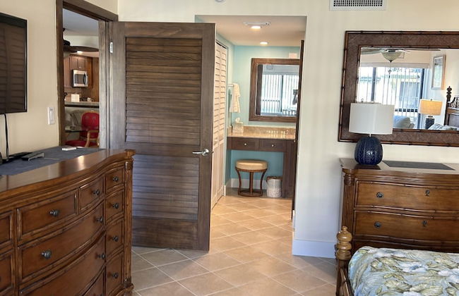 Gorgeous 2 bedroom condo with panoramic views of the Atlantic Ocean. 2 Condo by RedAwning - Photo 5