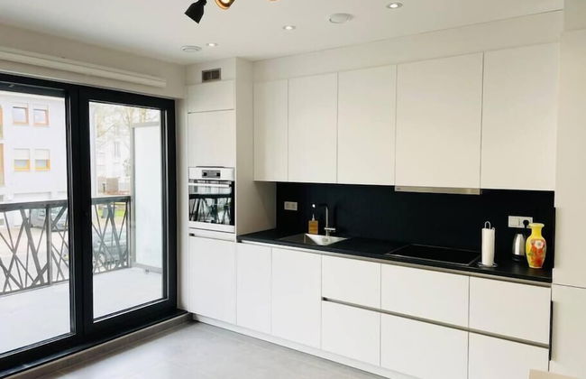 Luxury New Flat with Terrace & Parking - Photo 5