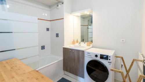 La loge du Minotaure, parking et bureaux - Foto 4, towels, Shower