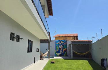 Quase beira mar, casa muito nova com 5 suítes, vista mar, piscina grande, cozinha completa, 4 vagas e perto de mercado, restaurantes e bares - CLIQUE E VEJA AS FOTOS - Foto 23