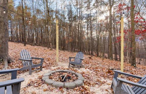 River Access Cabin with Hot Tub, Fire Pit, & WiFi! - Foto 43