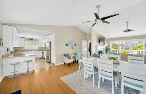 Home ON Key with pool, hot tub, putting green, arcade games, bike & mins to beach! - Foto 37