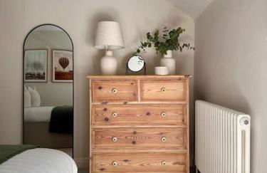 Charming Townhouse Retreat - Foto 16