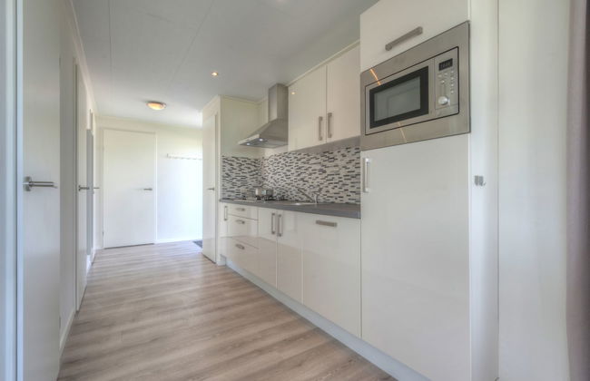 Pavilion 6 - Photo 9