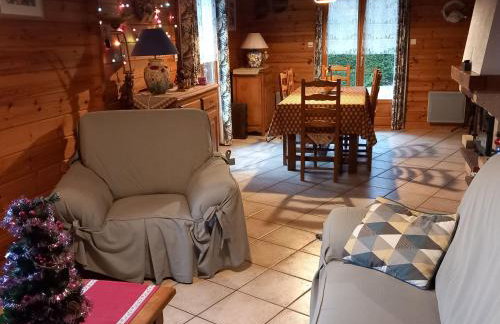 Chalet confortable avec 4 chambres, cheminée, grand terrain, proche pistes et lac - Foto 10