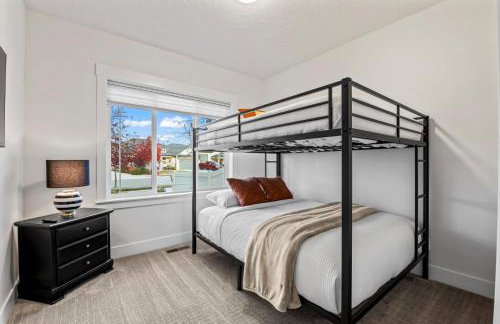 Relaxing Sauna Retreat Fire Pit and Swing Set - Foto 32