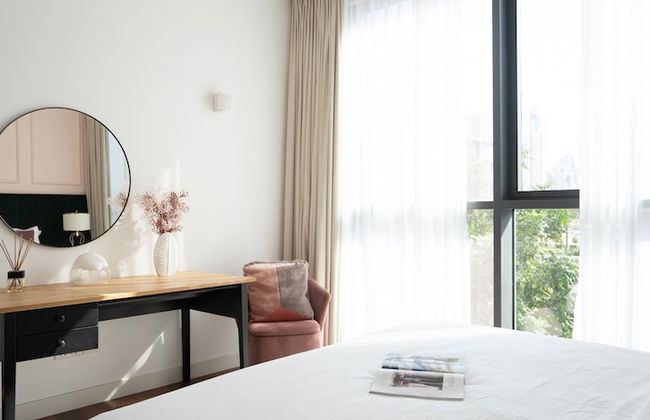 Aya - Awe-inspiring 2BR in City Walk with Balcony - Photo 12