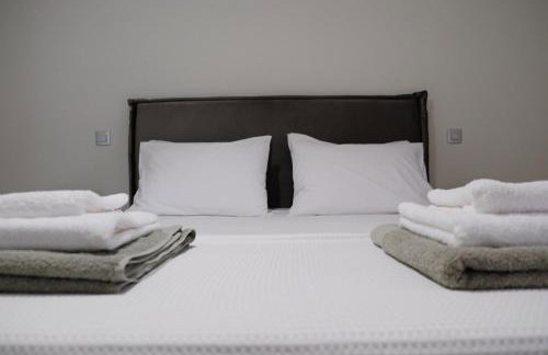 Poseidon 77B Luxury Residences - Photo 24