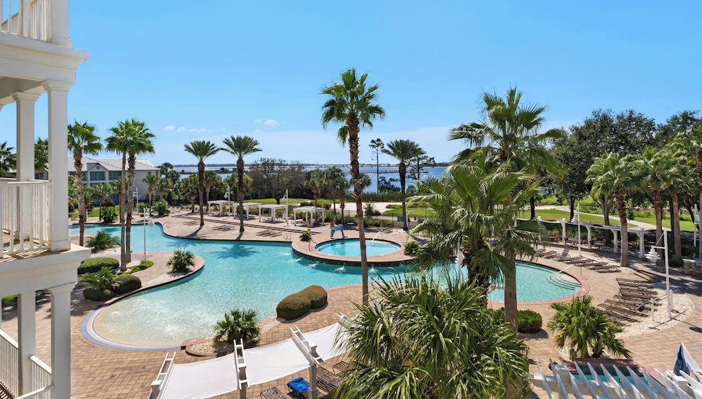 2BR Condo w/ Pool & Lagoon View - Foto 1, Imagen principal