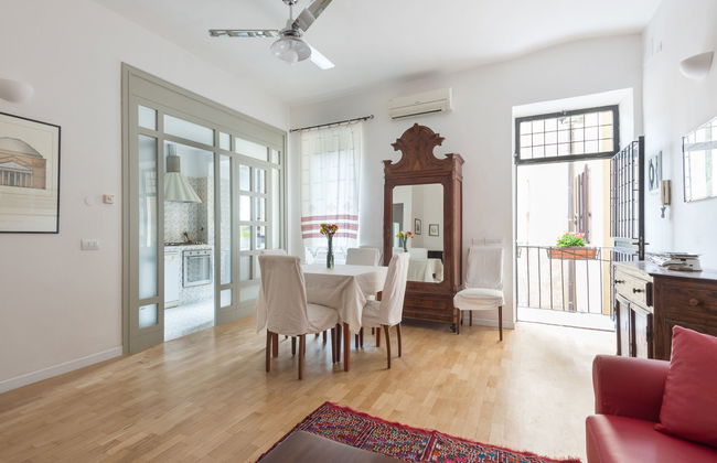 Al Colosseo - Photo 1