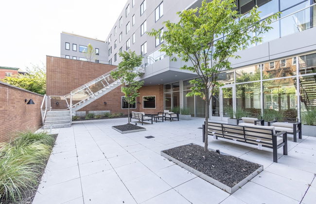 Airy 3 BR Flat w Shared Deck - gym - Mins to NYC - Foto 5