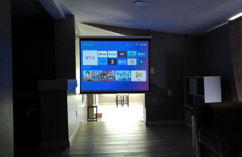 King Bed Creekfront Retreat in Jacksonville - Photo 32