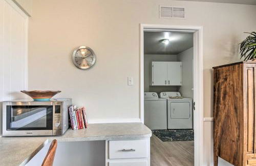 Lake Powell Views Mid-Century Home in Page - Foto 12