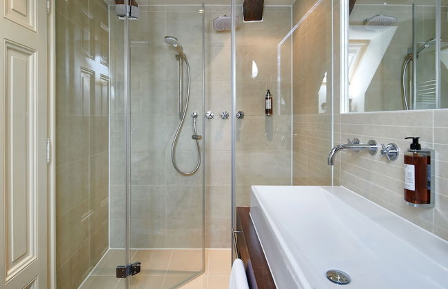 Golden Angel Suites by Adrez Living - Photo 61