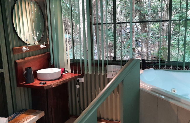Treetops Accommodation Montville - Photo 24