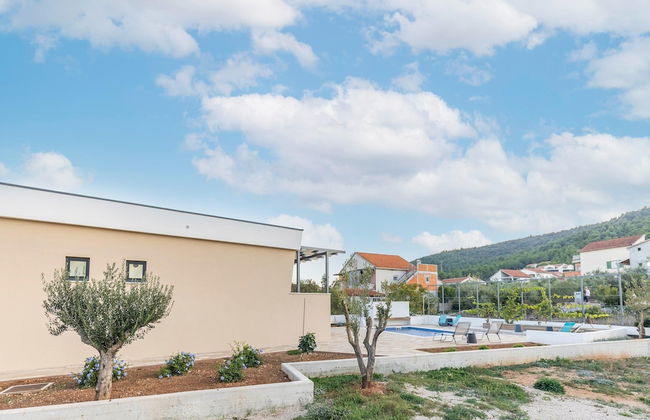 Holiday Home in Bilice With Pool - Photo 35