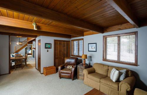 Owls Nest by Simple Life Rentals - Photo 8