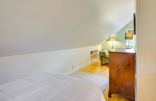 Romantic, Secluded Vermont Getaway with Hot Tub - Foto 17