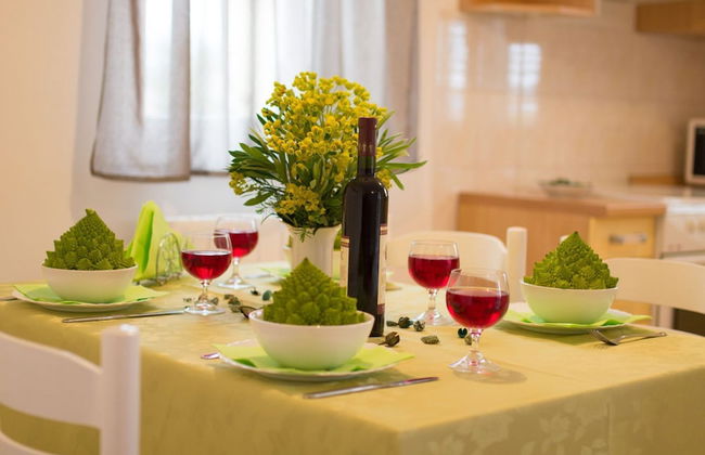 Refined and Timeless Krk Apartment With Terrace - Photo 18