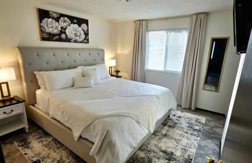 Cozy Luxury - King Bed, Coffee Bar, Sleeps 5 - Foto 2
