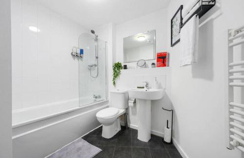 Cityfront Luxe Apt Near City Centre Facing Etihad & Coop Live, Free Parking - Foto 40