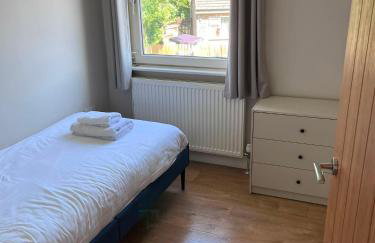 Flaxman Avenue - Lovely 4 bed home, 5 mins drive to York City Centre, Free superfast Wi-fi, Free on-street parking - Foto 17