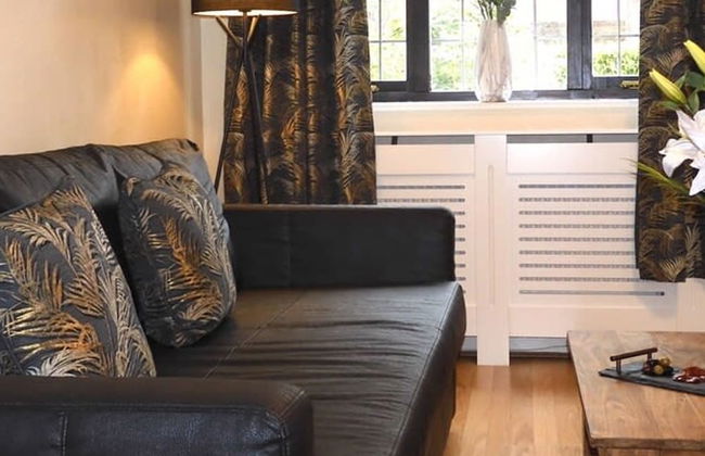 Lion House Chester - Very Near Zoo Ideal for Families - Photo 11