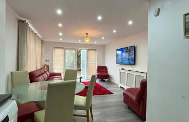 2BR Bungalow with Parking - Sunbeam Haven - Foto 25